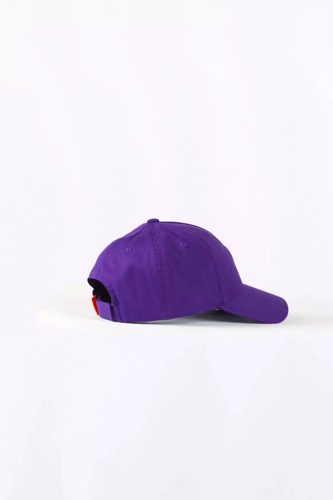 casquette_unie_avec_logo_en_silicone_billy_purple-3.webp Gertrude Casquettes*Casquette Unie Avec Logo En Silicone Billy Purple